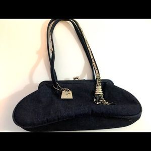 Lottie dean purse ! Great date night purse!